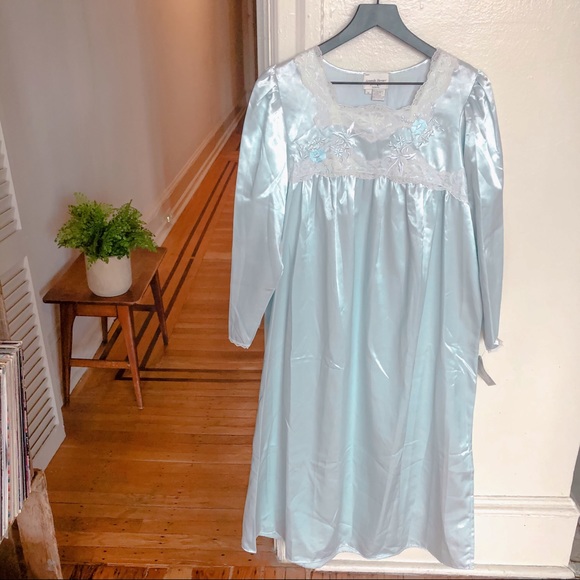 2/$20 Vintage Sears Amanda Stewart Intimates Nightgown - Picture 3 of 14